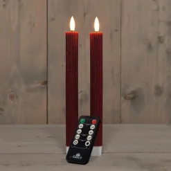 Anna's Collection LED dinerkaarsen - 2x - bordeaux rood - ribbel