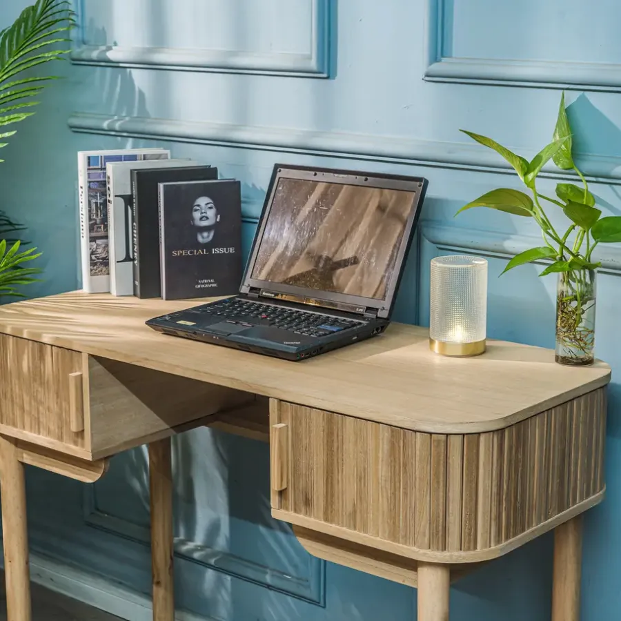Nordlys Bureau met 2 deuren van essen hout