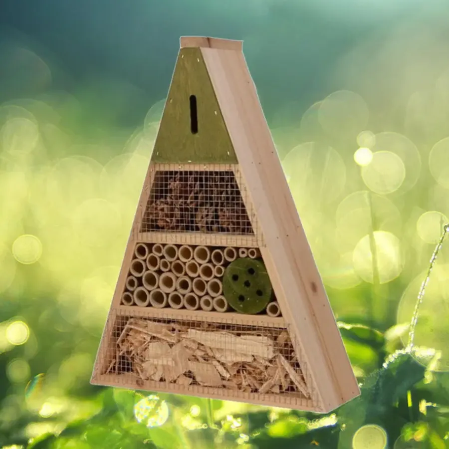 Tuindecoratie-Decoris Insectenhotel - driehoek - lichtgroen - 19 cm