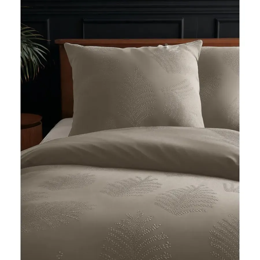 2-Persoons Dekbedovertrekken-Sleeptime Dekbedovertrek Leaves 200x200 – Fluweelzacht Uni Design – Taupe