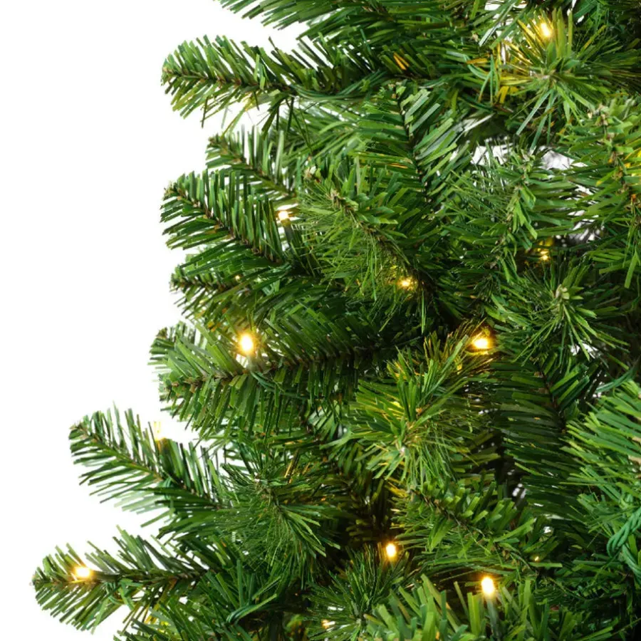 Kerstbomen-Everlands Kunst Kerstboom met verlichting - 210 cm