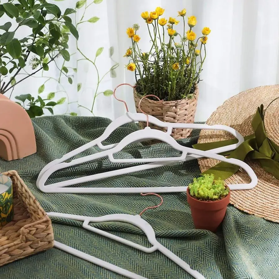 Merkloos Fluwelen kledinghangers, Set van 50, Antislip, Wit en Rosé Goud