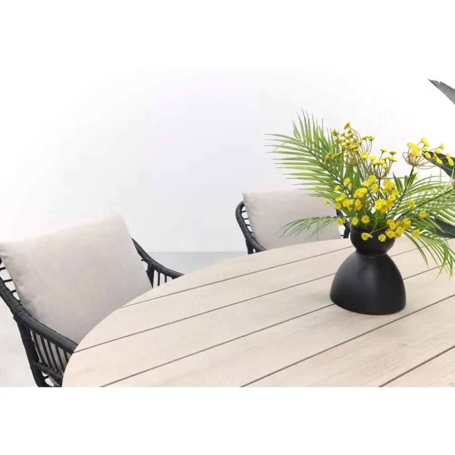 Tuinsets-Garden Impressions GI Margriet zwart/zand / Edison 180 x 115 cm. tafel - ovale tuinset