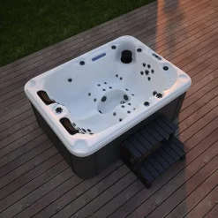 Merkloos HOME DELUXE Buiten whirlpool BEACH Met treden en thermische afdekking