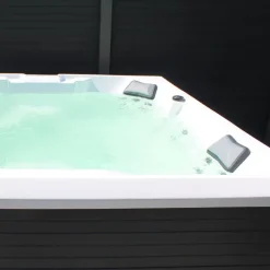 Merkloos HOME DELUXE Outdoor Whirlpool STREAM BIG Met trap en thermische afdekking