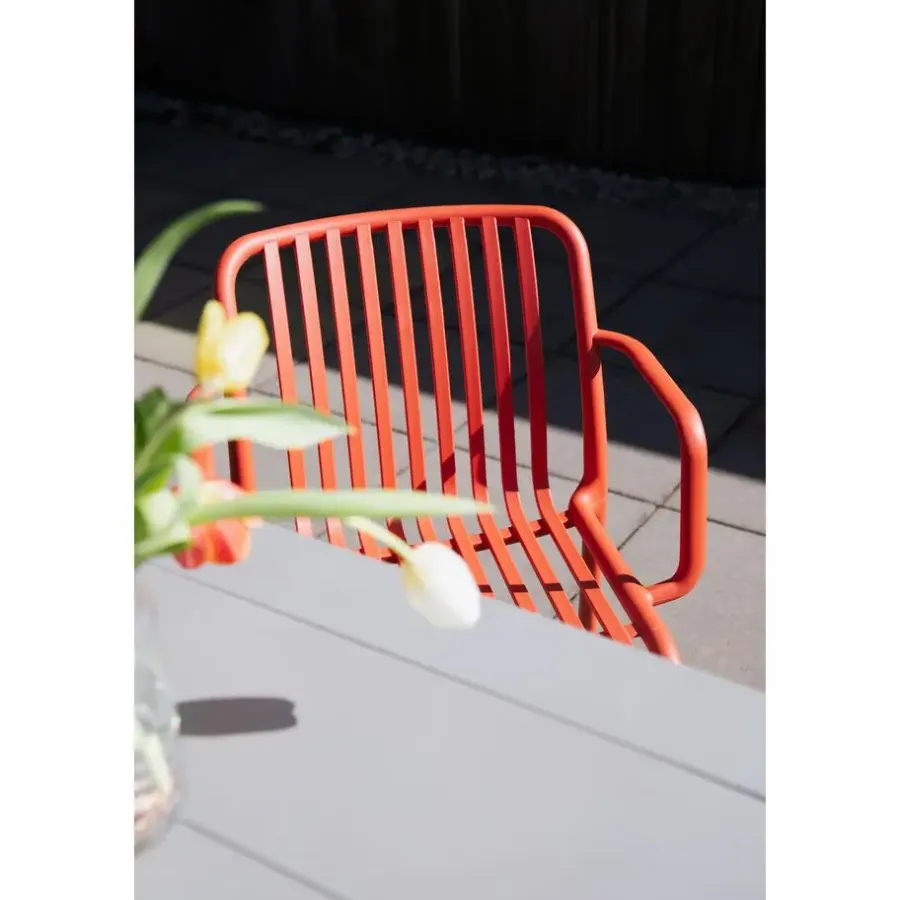 Tuinstoelen-Housecraft Living Mante Tuinstoelen Armleuning Kunststof Terra/ Rood - Set van 4