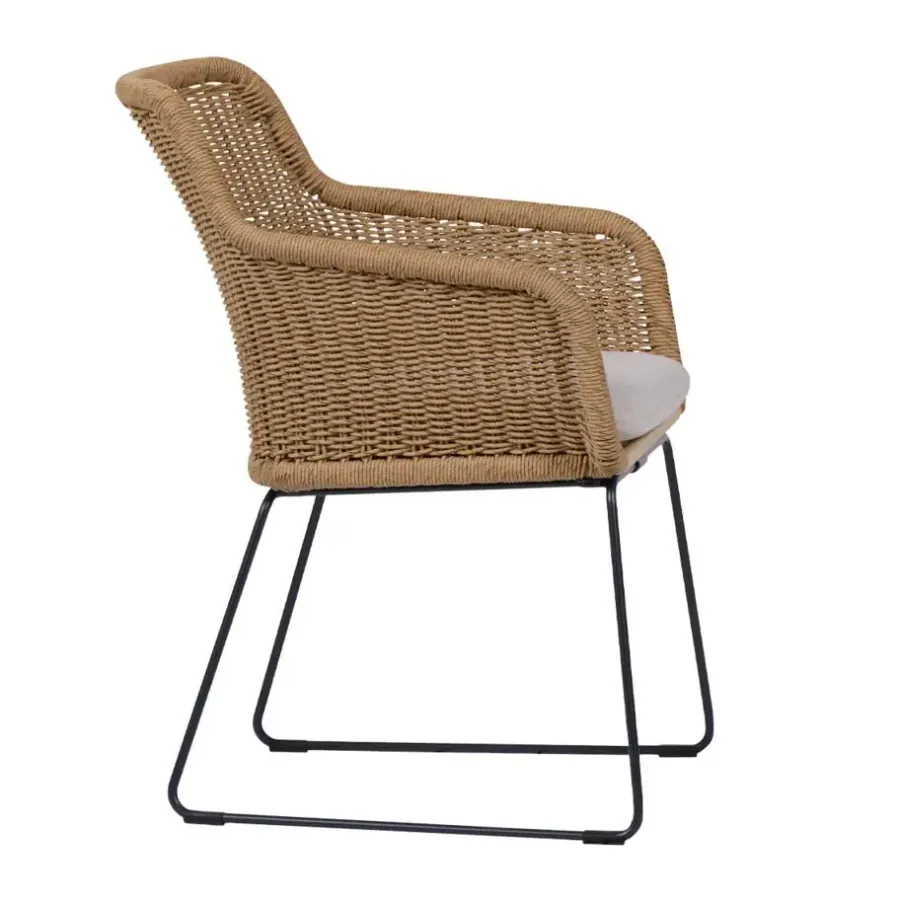 Tuinstoelen-Leen Bakker Lisomme Loki Rotan Tuinstoel Naturel - Met Zitkussen