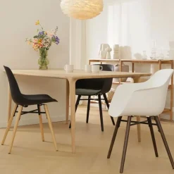 Eetkamerstoelen-Leen Bakker Nolon Nena-Puk Eetkamerstoel Zwart - Armleuning - Zwarte Houten Poten