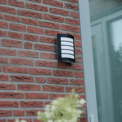 QAZQA buitenlampen met sensor miro zwart e27