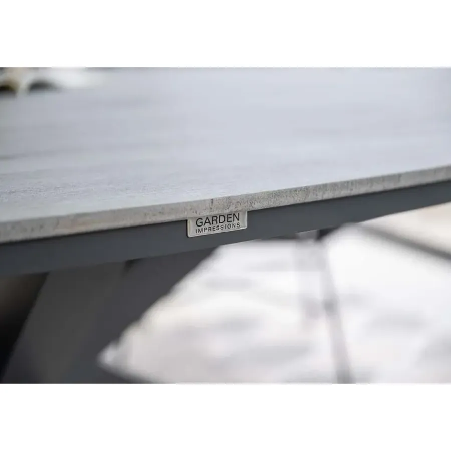 Garden Impressions Ronde 4-persoons tuinset - Edison tafel - 4 Margriet stoelen