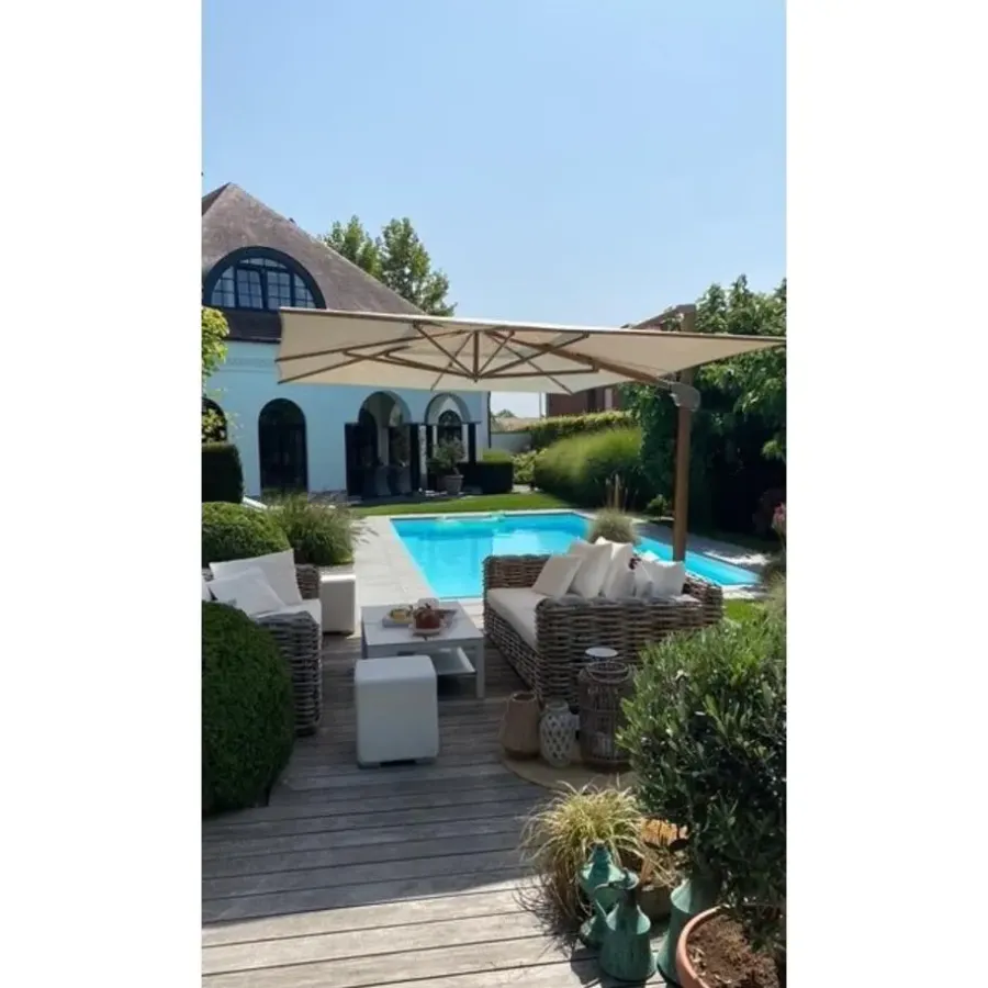 Parasols-4-Seasons Outdoor 4-Seasons zweefparasol Hacienda 300 x 400 - Woodlook/Sand met voet en hoes