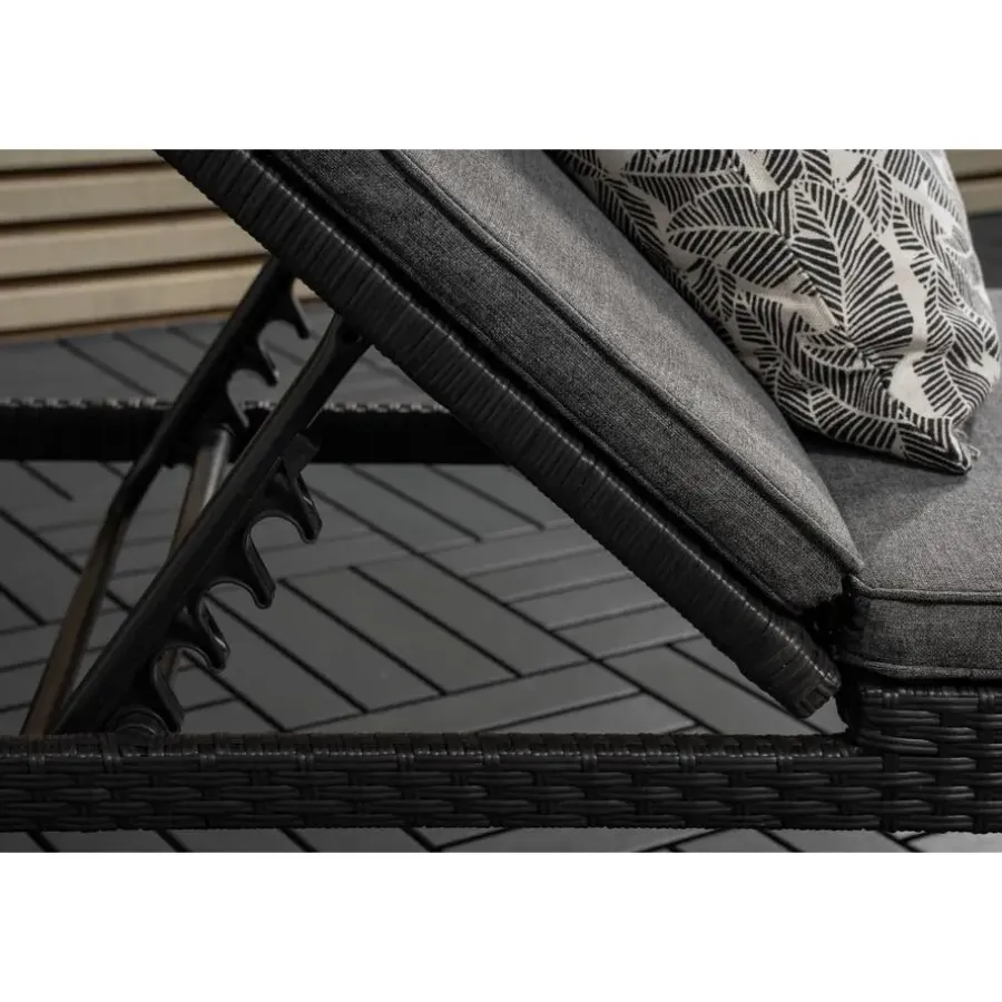 Ligbedden-Svea - Yuri ligbed - wicker - zwart