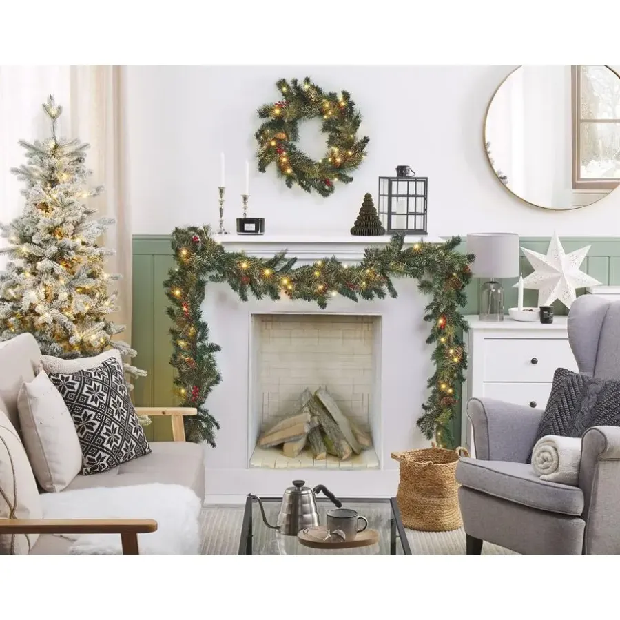 Kerstdecoratie-Beliani TENALA - Krans - Groen - Synthetisch materiaal