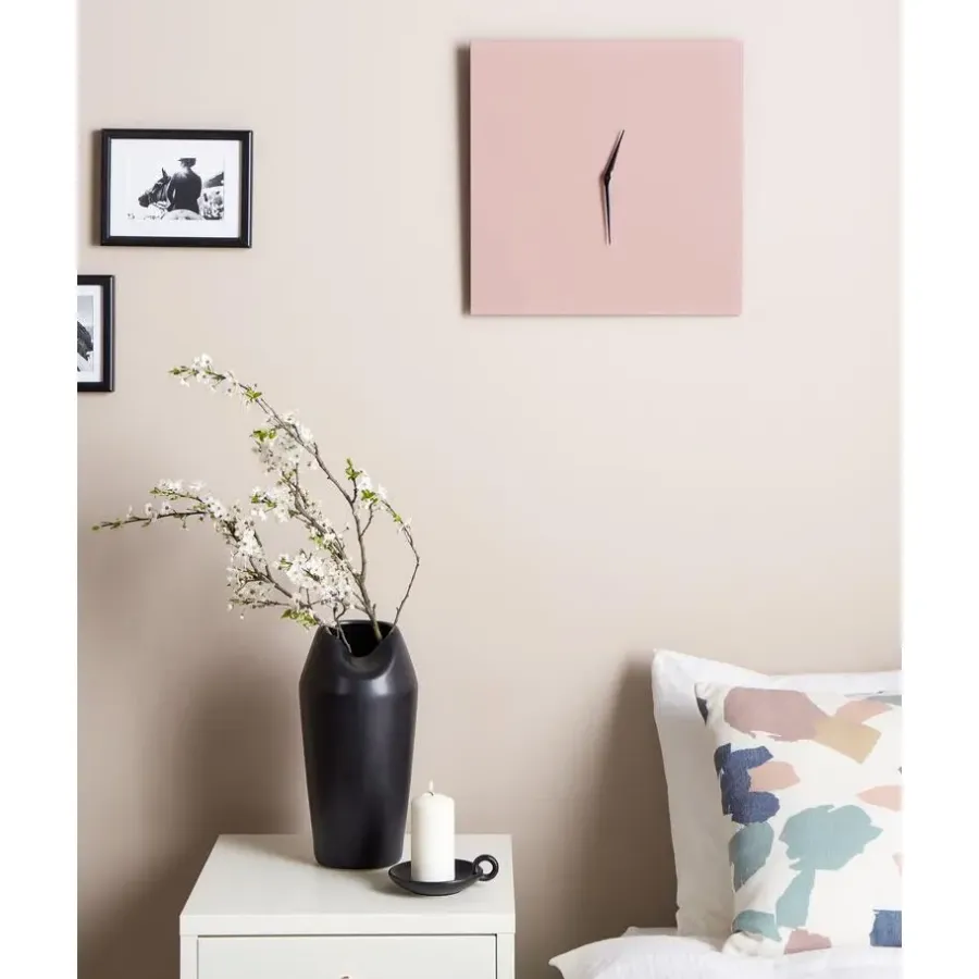 Beliani TOMAR - Wandklok - Roze - Ijzer