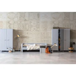 Kledingkasten|Kledingkasten-WOOOD Dennis 3 deurs Kast - Grenen - Betongrijs - 202x158x55